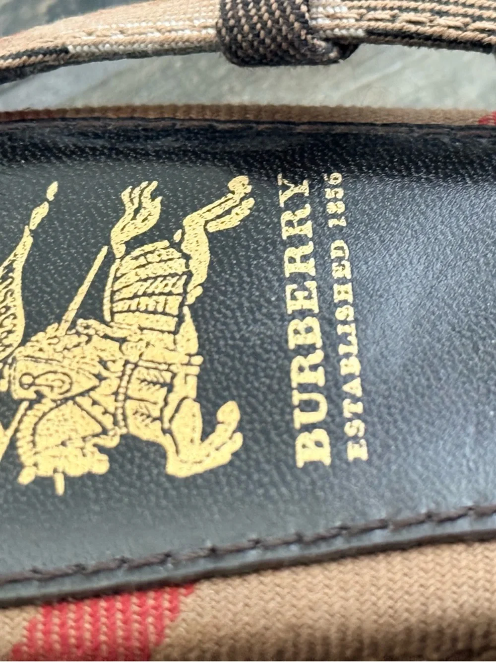 Stunning Burberry Black & White Plaid Crisscross Flat Espadrille Sandals 38 eu - Picture 3 of 11